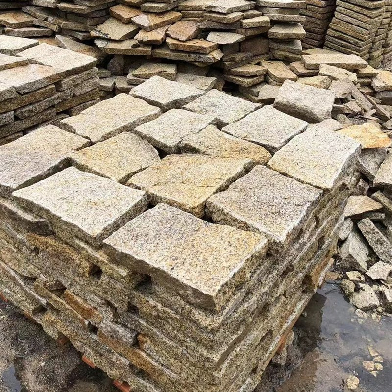 Yellow Granite for Park Stone Sculpture/Park Greening/Landscape Construction G362