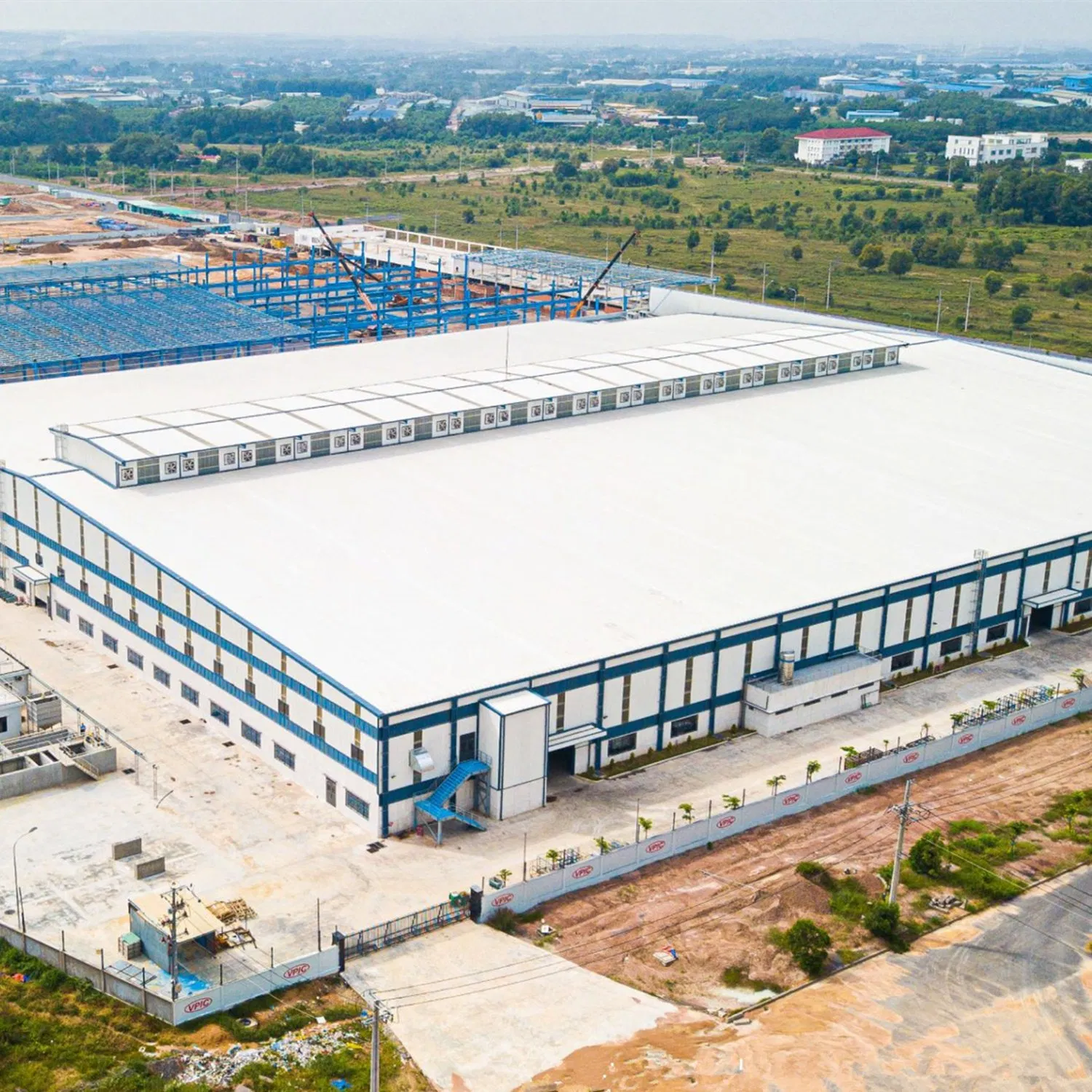 Modern Design Steel Structure Workshop Fabricated Large Warehouse Popular in Africa