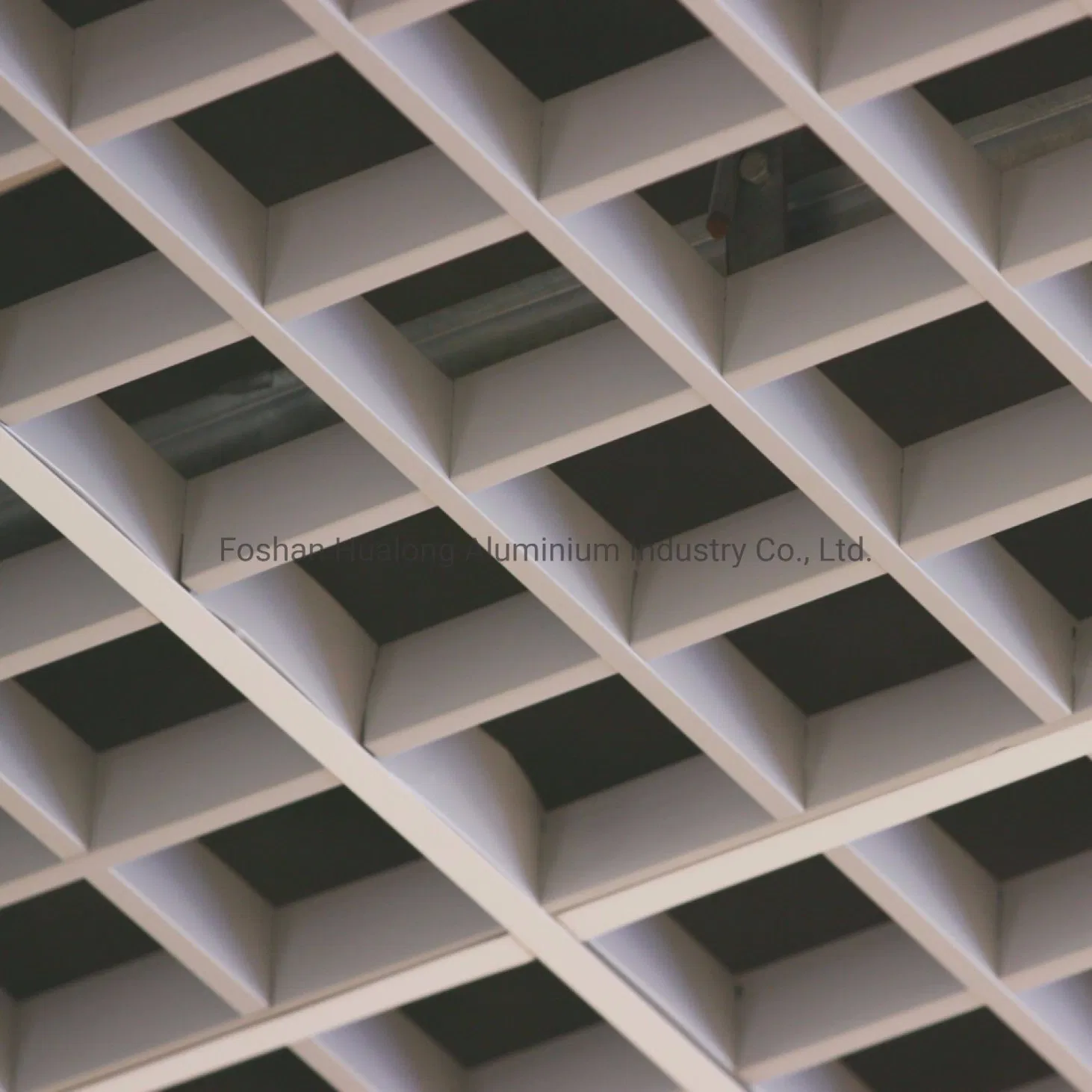 Aluminum Open Cell Ceiling Installed with T-Grid