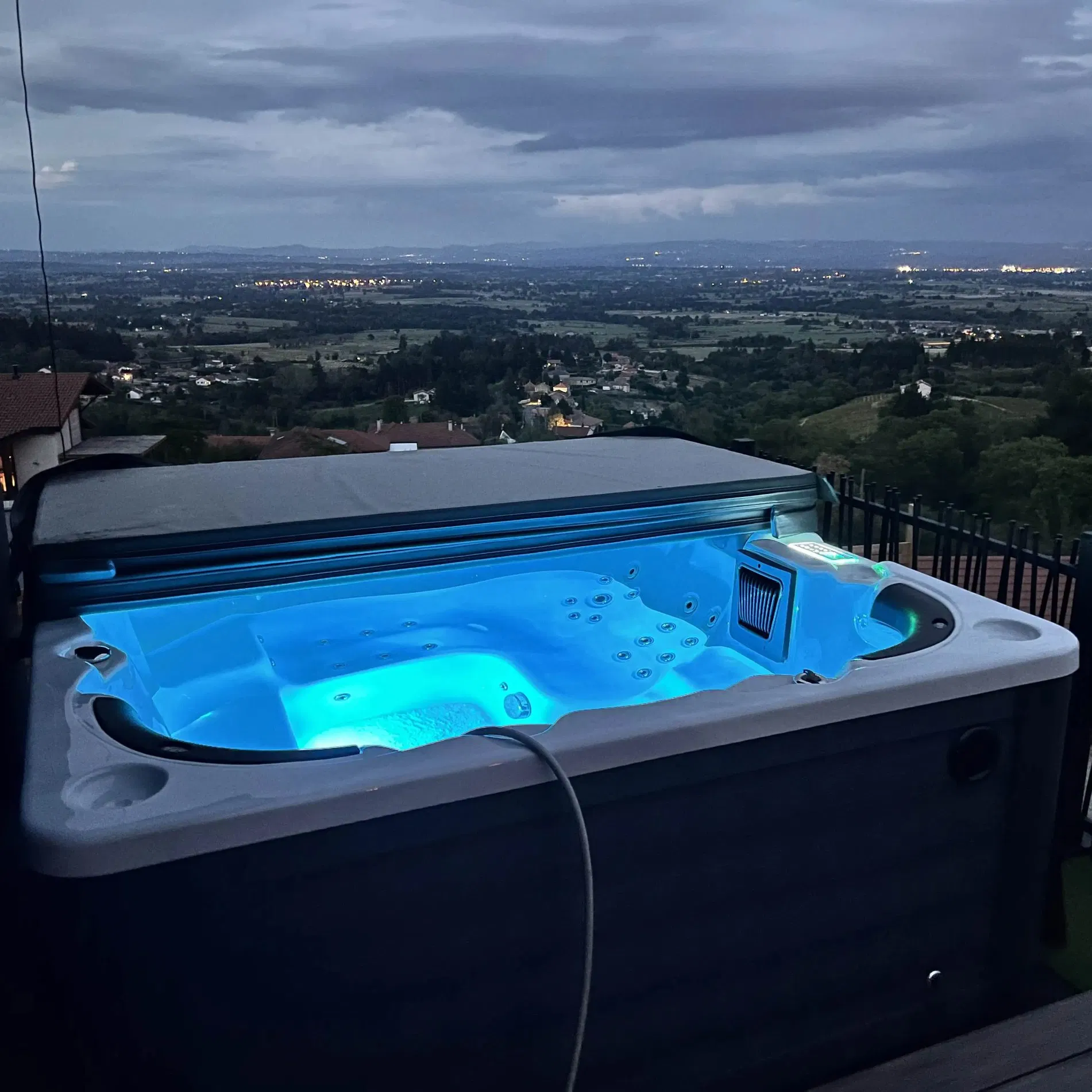 Acrylic Whirlpool Bathtub Garden Outdoor SPA Hot Tub for 6 Person