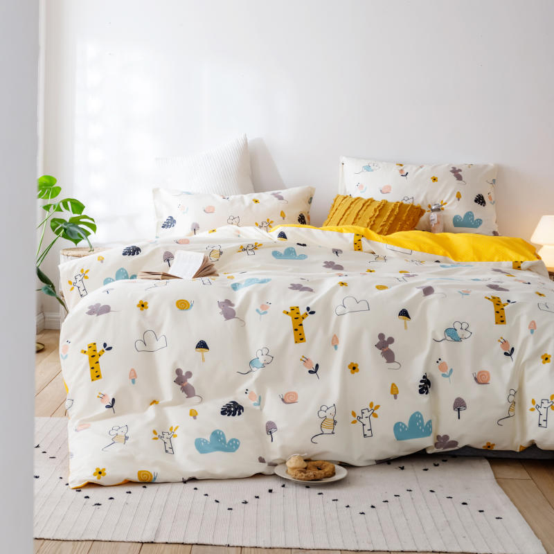 Natural Cotton Simple European Style Bed Quilt Bedding Comforter Sets Luxury Cotton Bedding Set with Bedsheet