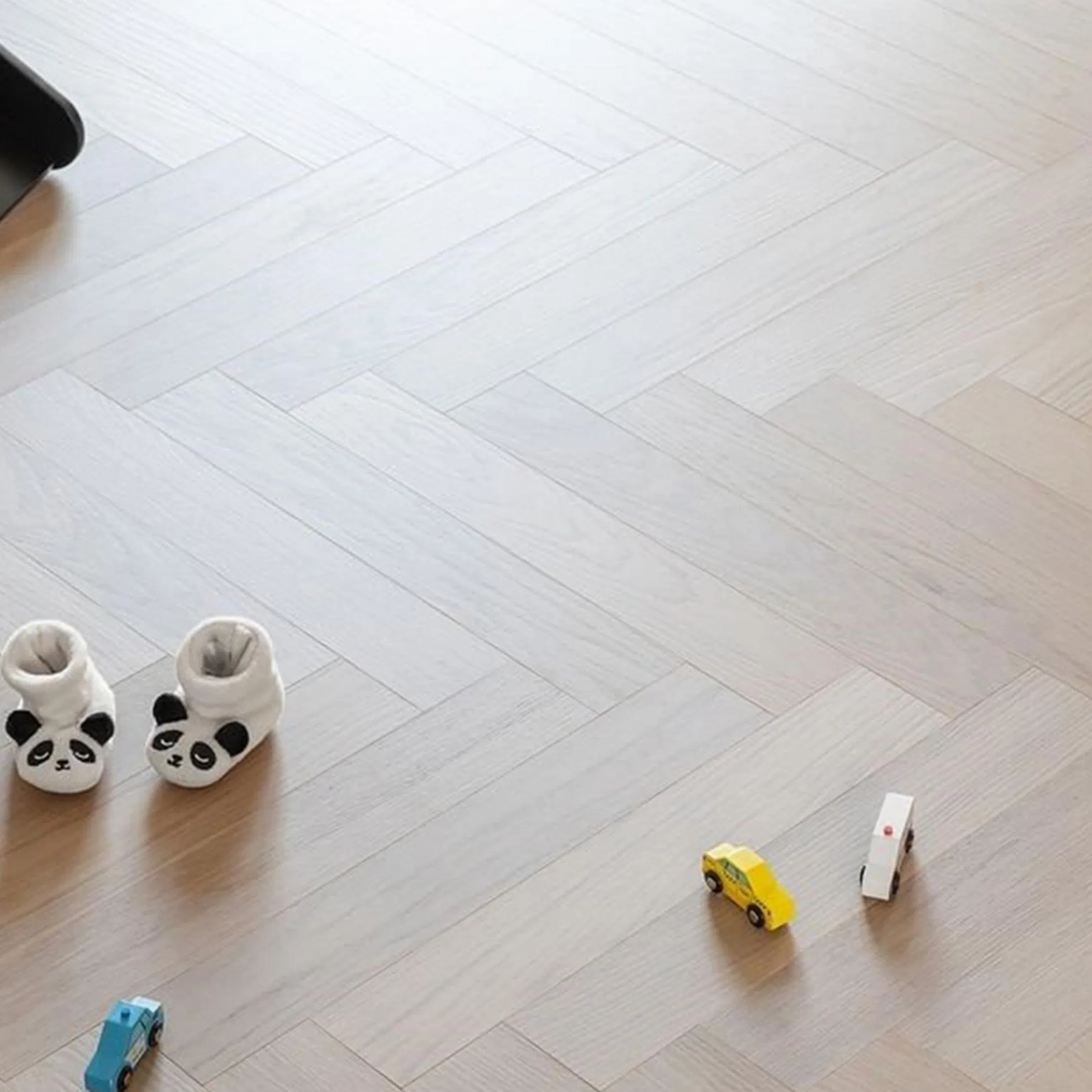 Chevron Dance Wood Flooring Water Resistant Anti Scratch Resistant Assemble