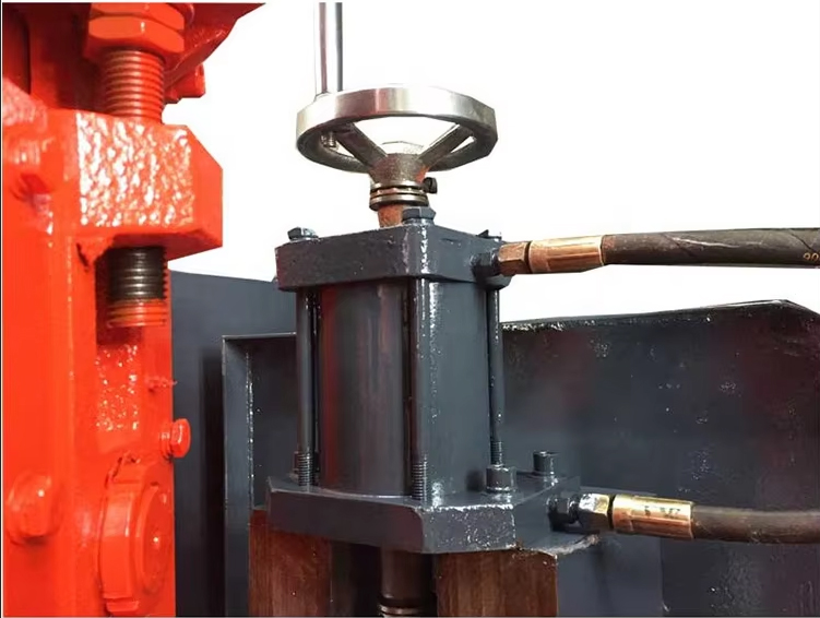 Ленточная пила по металлу горизонтальная для труб