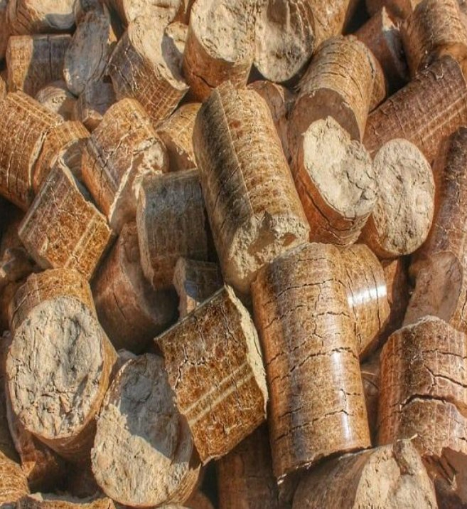 Buy 100% All-Natural Hardwood Pine Biomass Wood Pellet for BBQ Smoker Pellet Grills Briquette Shape 6mm Diameter Packed in Bag