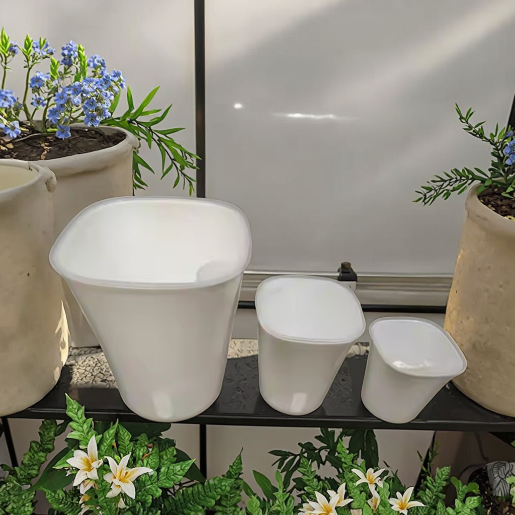 Горшок пластиковый для растений с автополивом