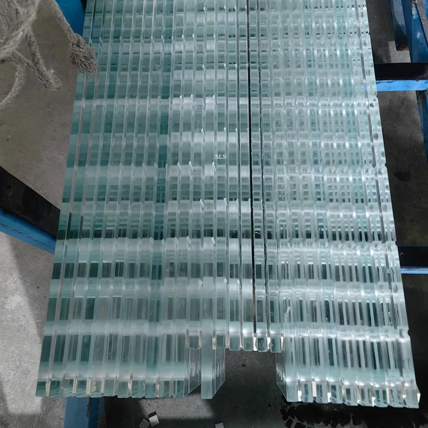 Simple Style Modern Design Furniture Engraved Glass for Bathroom