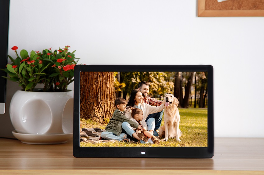 Цифровая фоторамка 8 дюймов с LCD дисплеем