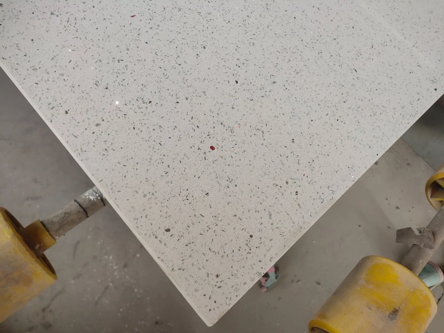 European Design Cuarzo Engineer Stone Synthetic Stone Ceramic Kitchen Countertops Countertop Quartz Porcelain Floor Tile 600*300 Brown Quartzite Stone