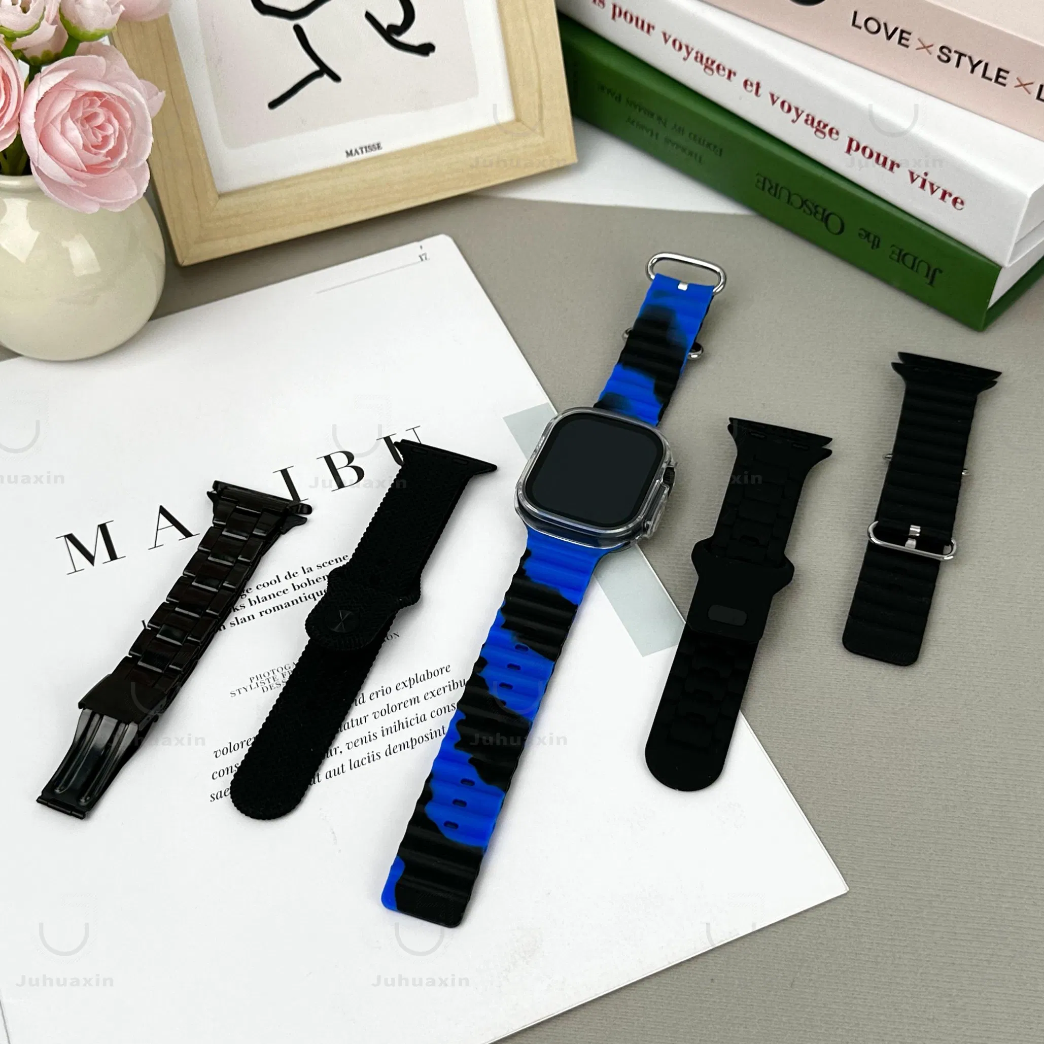 Good Quality Wireless Charging Set Water Resistance Smart Watch with Bluetooth Earphone