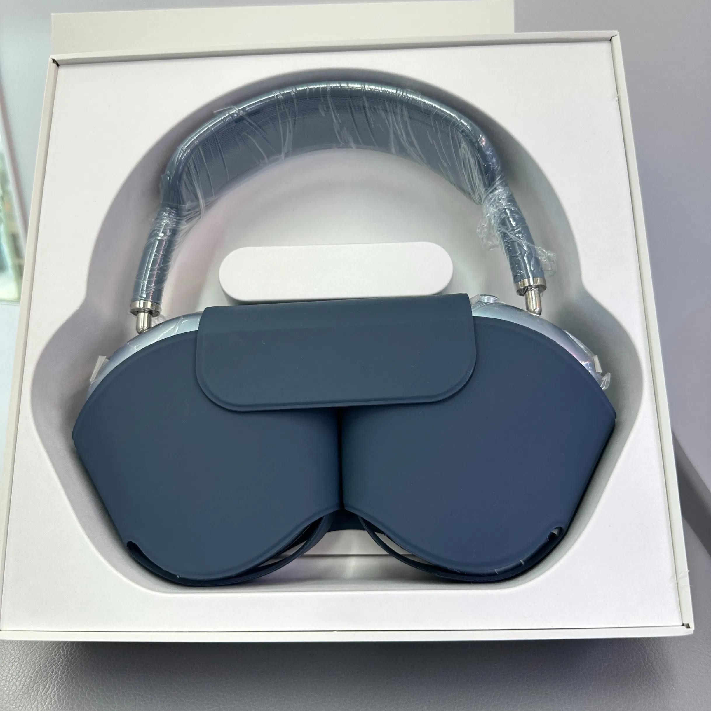 Huaqiangbei Head Mounted Strong Noise Cancelling Earphones for Apple and Huawei