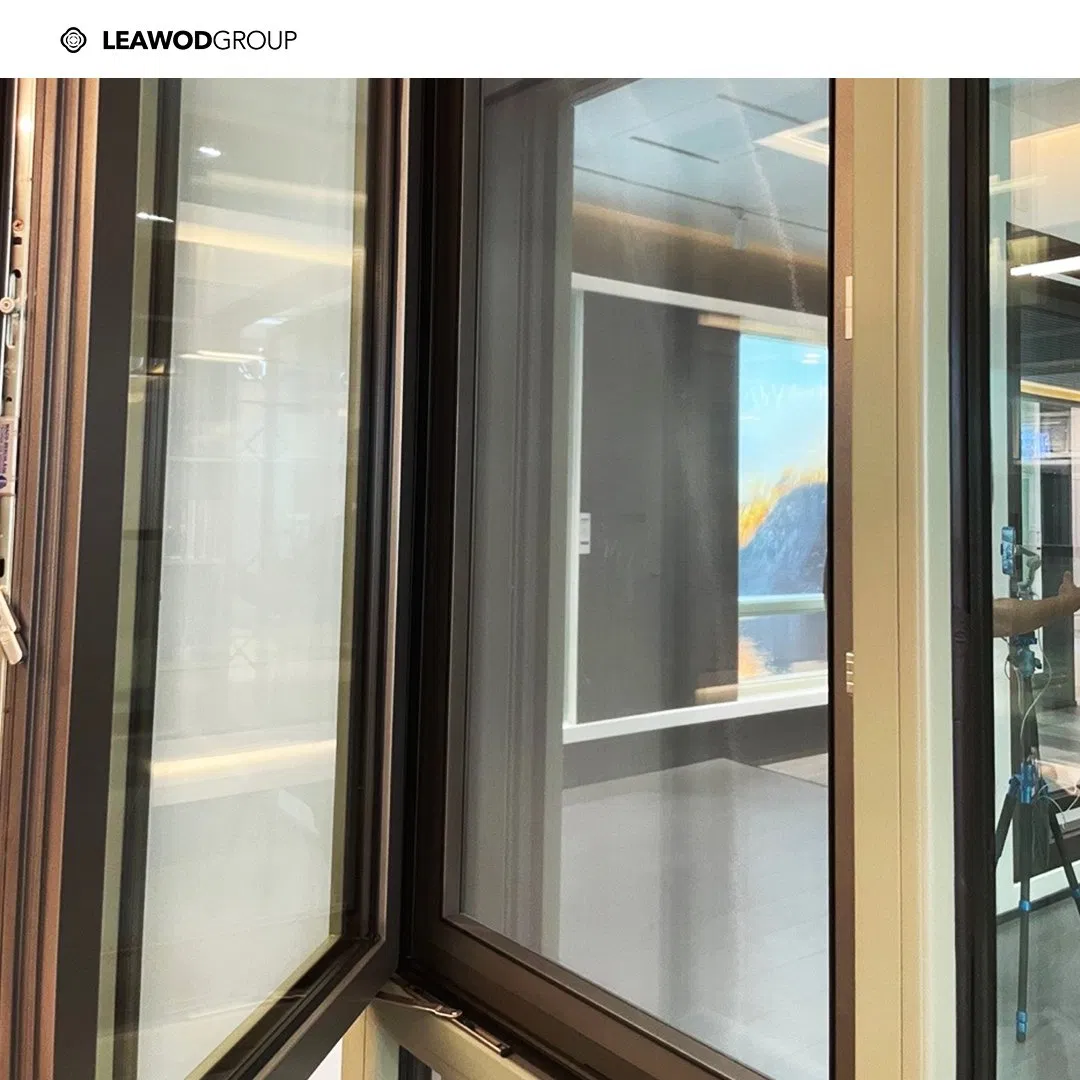 Thermal Break Wood Clad-Aluminum Casement Window with Powder Coated for Luxury Residence