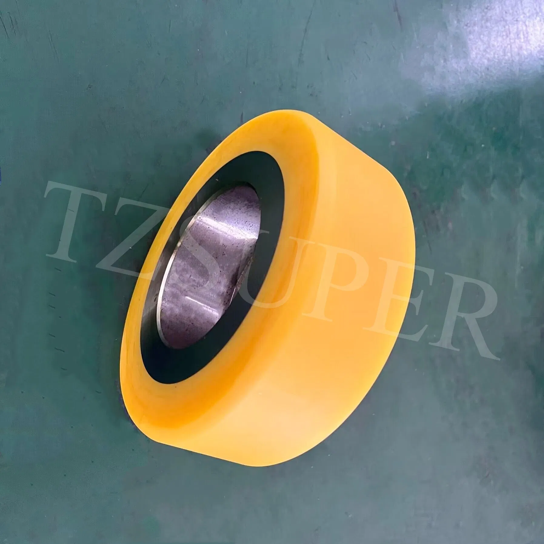 China Factory Supply Customized Nylon Roller with Bearing