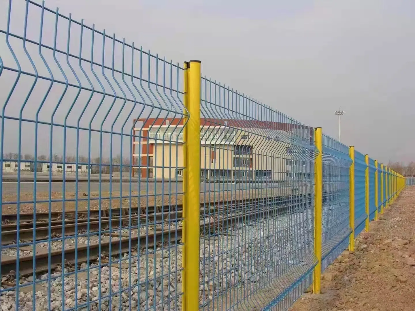 4.5mm 5.0mm PVC Galvanized Steel Wire Mesh Fence Airport Fence