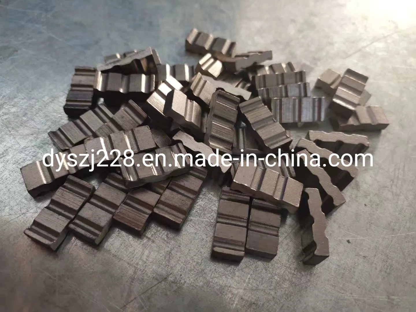 Алмазный сегмент для резки камня и бетона