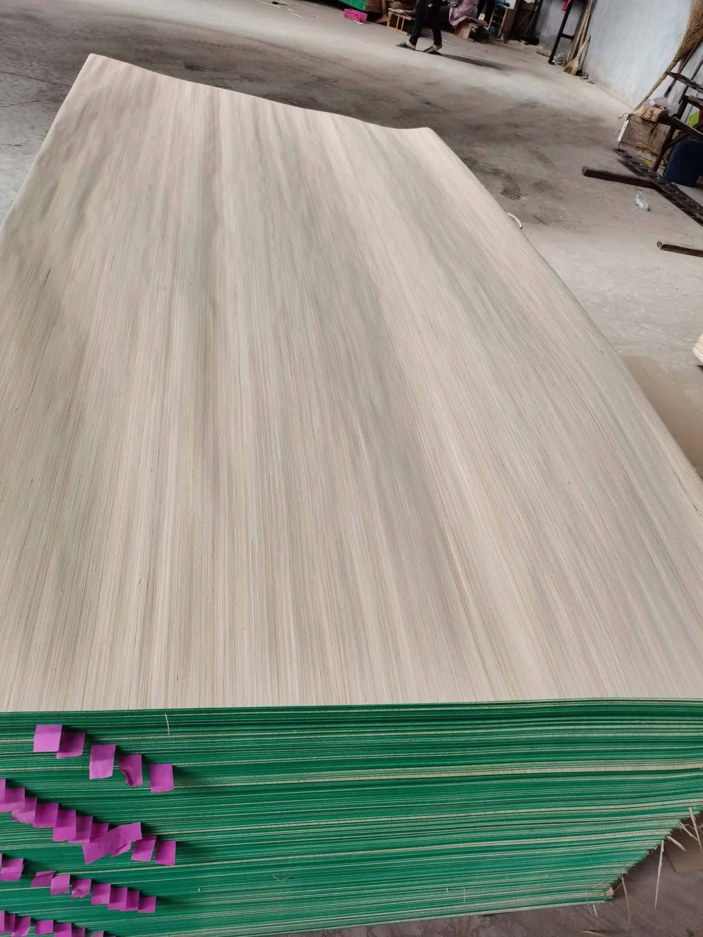 Factory-White Engineer Veneer Big Size Veneer 1300X3300X0.30mm 0.40mm 0.50mm
