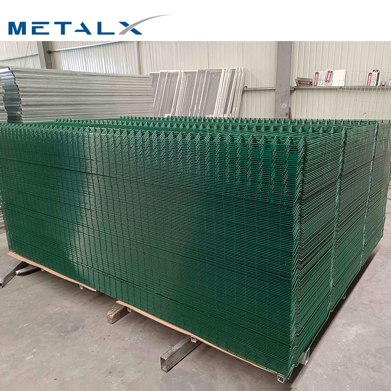Factory Galvanized Steel 50X200mm PVC Coated Triangle 3D Welded Bending Curved Mesh Wire/BRC V Metal Fencing/3D Fence for Perimeter Security/Farm/Garden