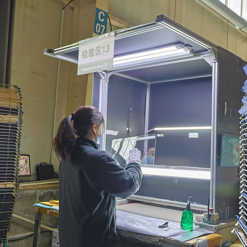 Float Glass for Picture Framing with Smooth Cut Edges and Clear View