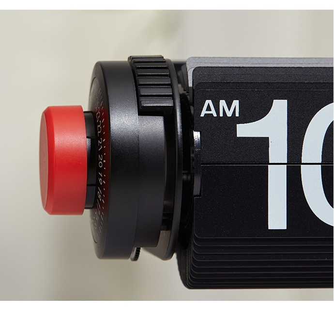 Vintage Style Digital Page Turn Adjustable Silent Quartz Movemen Desk Clock