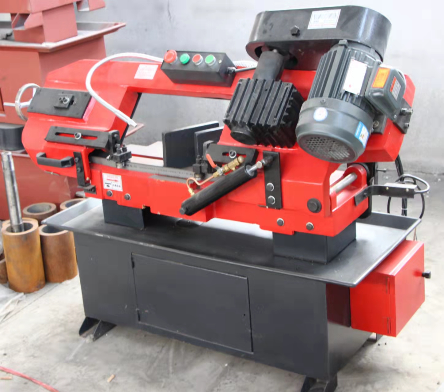 Станок ленточнопильный по металлу BS712N