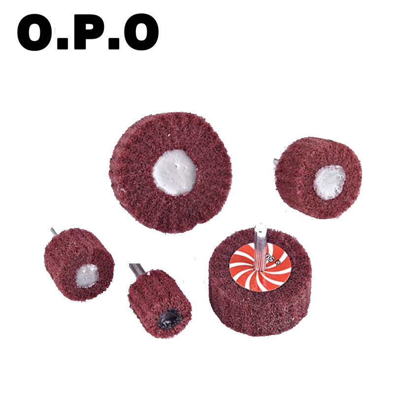 Абразивный лепестковый круг на втулке для полировки металла