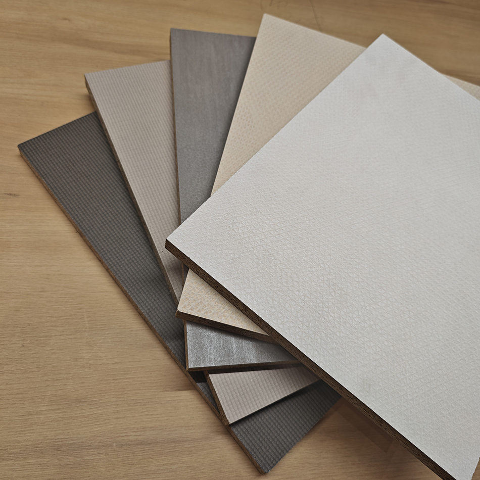 Plain Veneer Laminated Faced Raw Furniture Dimensional Stability Particle Board Chipboard