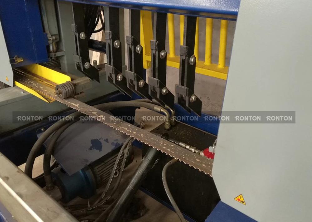 Станок ленточнопильный горизонтальный по дереву