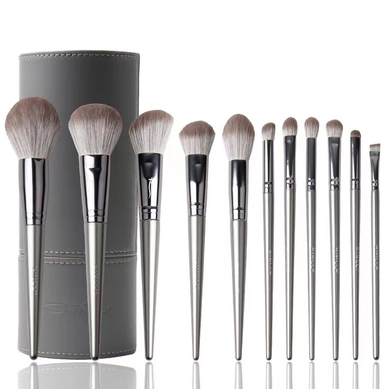 Factory Wholesale Silver Luxury Wooden Handle Comfortable Soft Makeup Brushes Popular