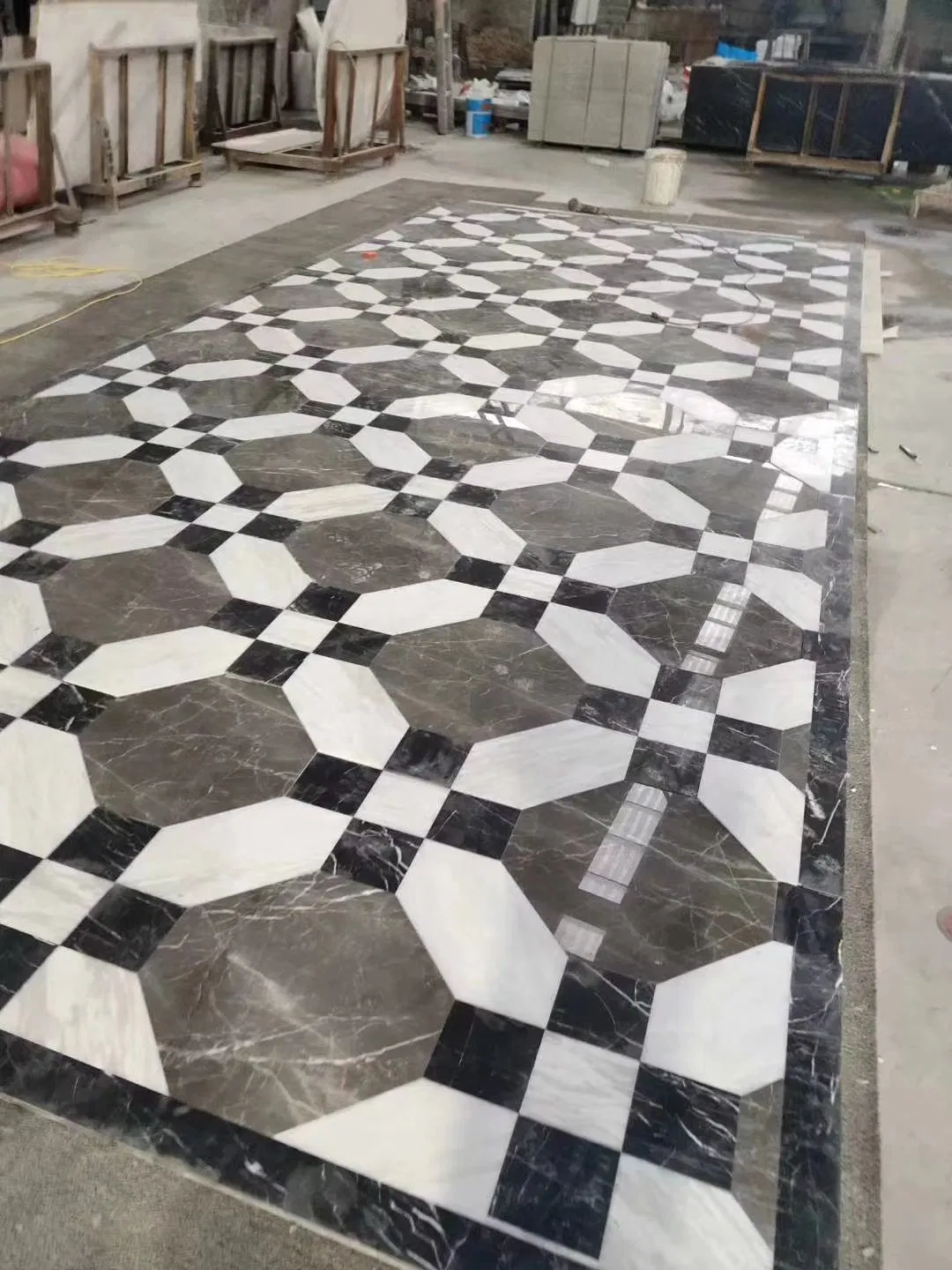 Мраморный медальон водной резки на заказ