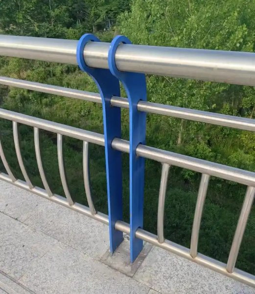 High Quality Road Separation Guardrail