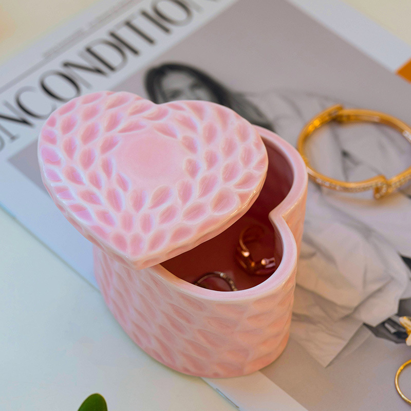 Керамическая шкатулка для украшений с крышкой