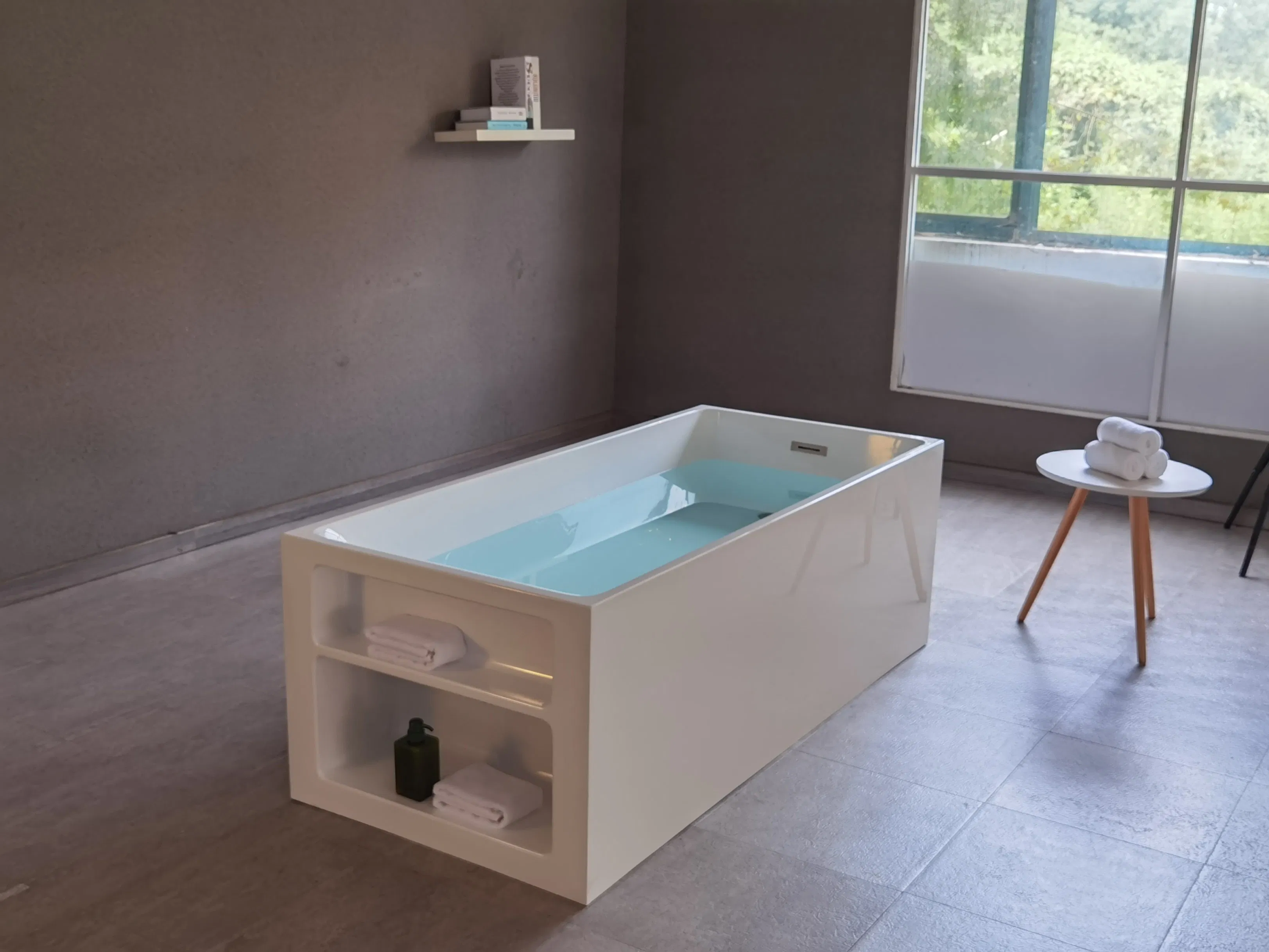 Угловая акриловая ванна Freestanding с функцией SPA