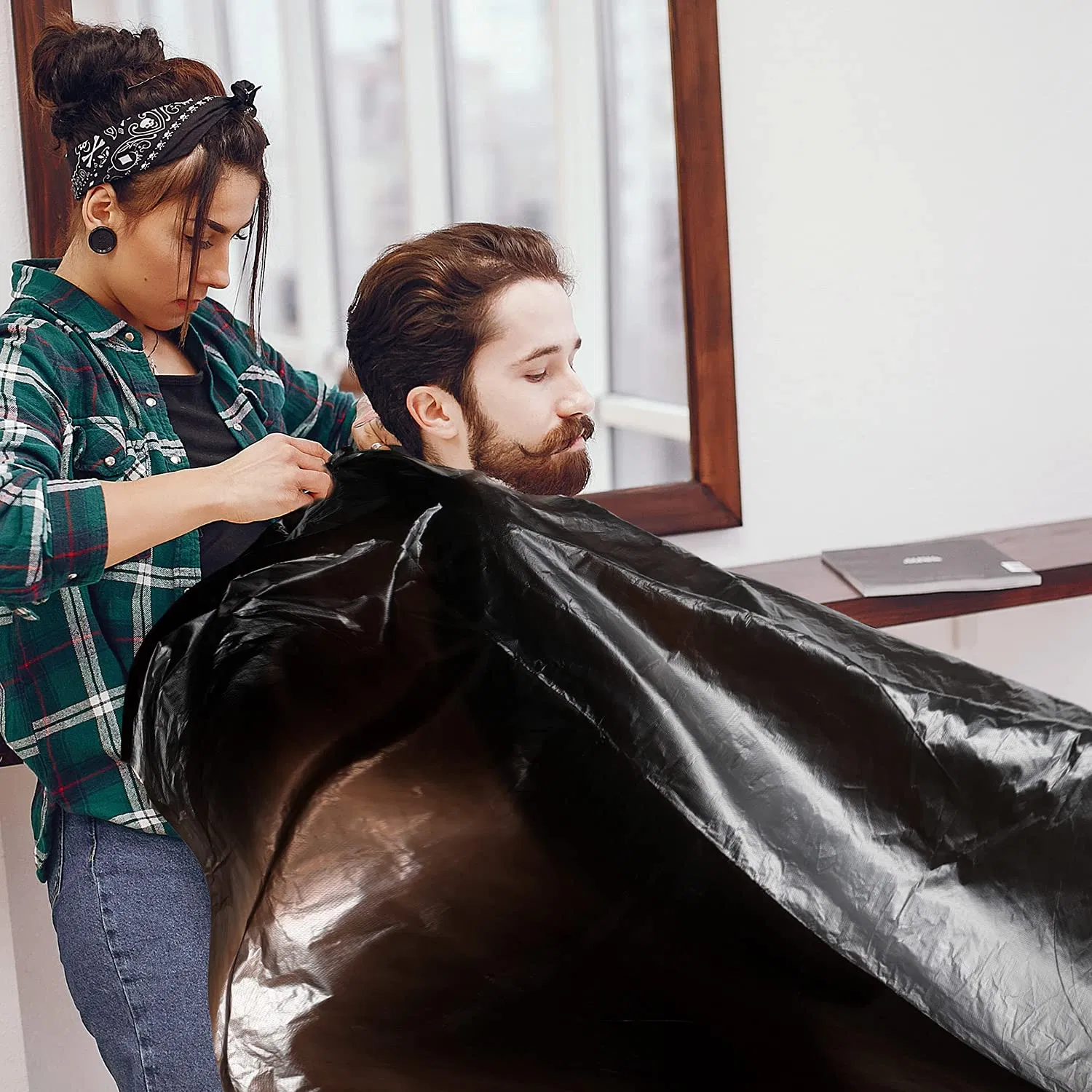 No Ties Needed Neck Snap Plastic Hairdressing Aprons