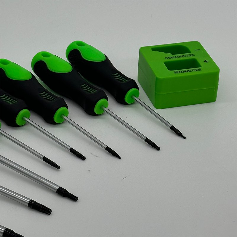 Customized Screwdriver Set Includes Full Size Screwdrivers for Factory Use
