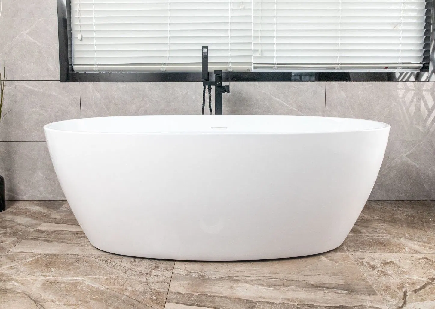 Овальная акриловая ванна для взрослых Waltmal