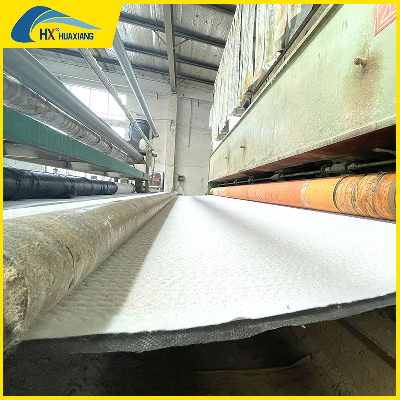 Lining Solution Bentonite Geosynthetic Clay Liner Bentonite Waterproof Blanket Price for Civil Engineering Landfill Dam Lake Liner