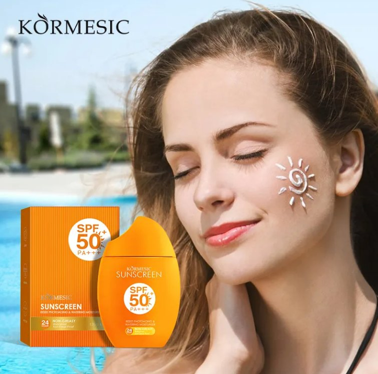 Online Wholesale and Retail Sunblock Lotion Sunscreen Face Cream SPF 50++++ Natural Extract Hydrating Lightweight Daily Sunblock