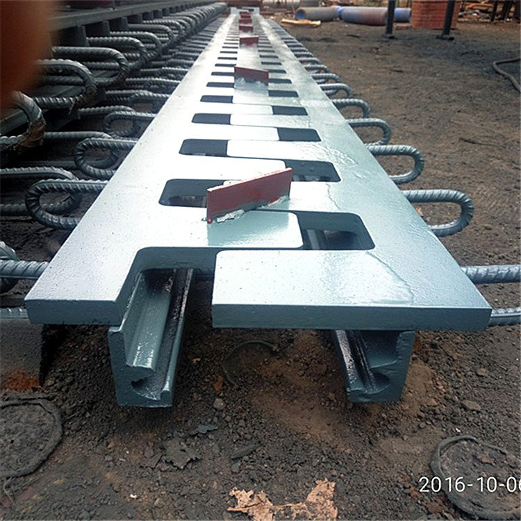 Factory Direct Supply Rectangular Shaped Bridge Finger Aluminum Alloy Wave Pattern Expansion Joint for Concrete Bridges