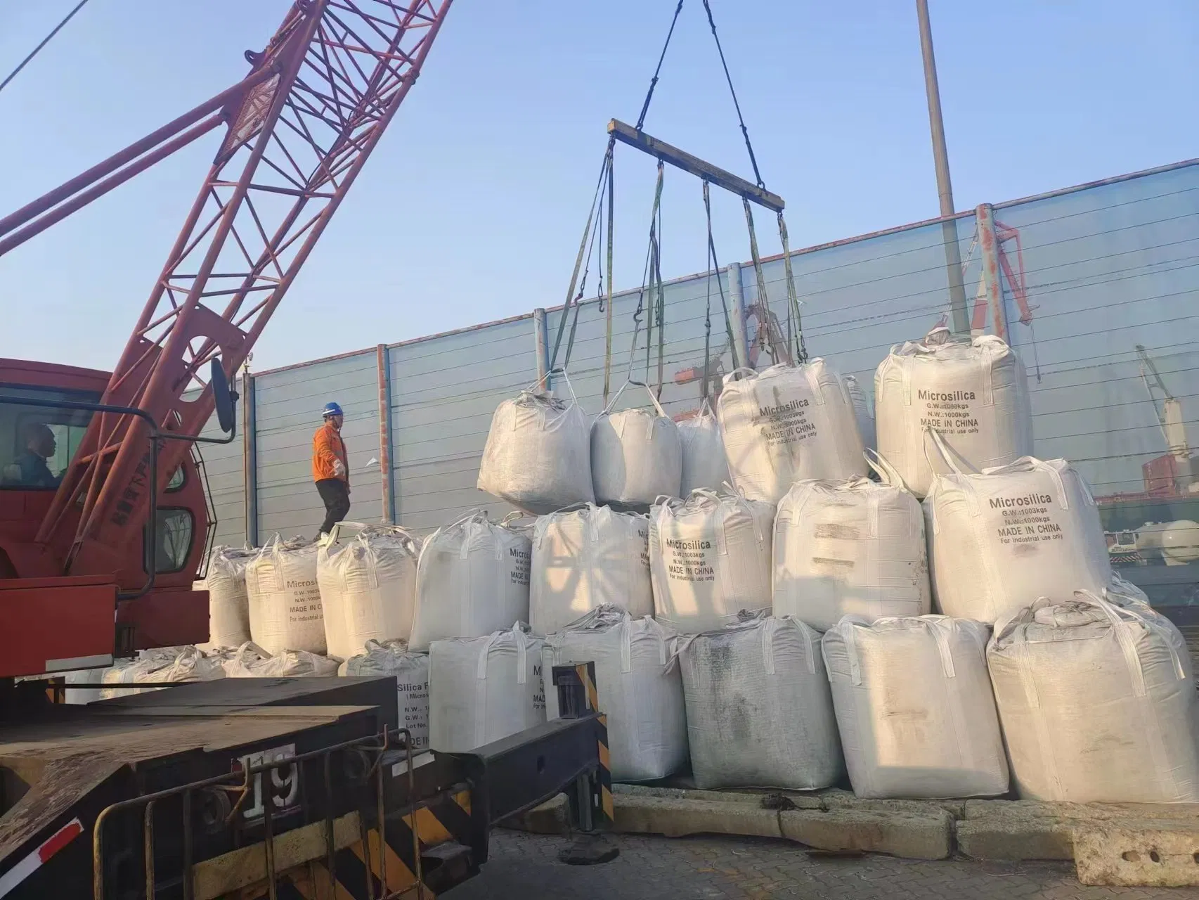 Dark Grey Microsilica Sio2 92% Low Price for Concrete