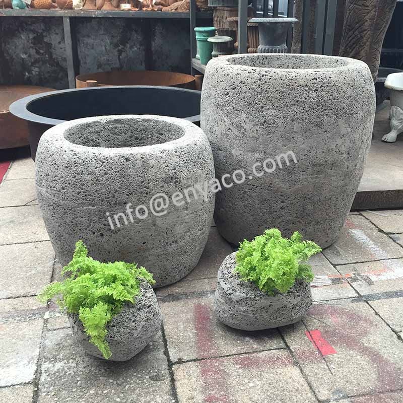 Горшки садовые каменные винтажные