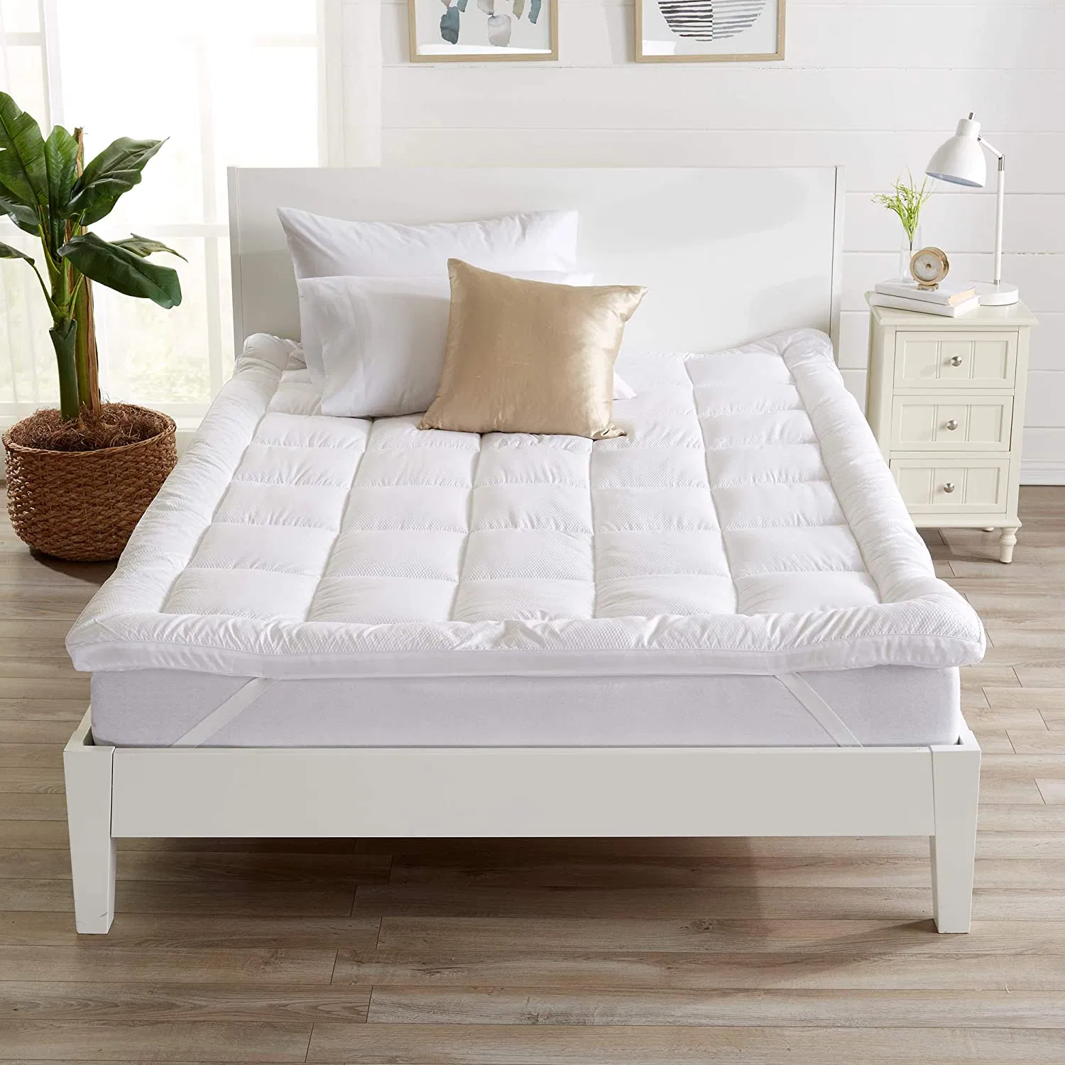 Customized Thick Winter White Goose Down Mattress Topper
