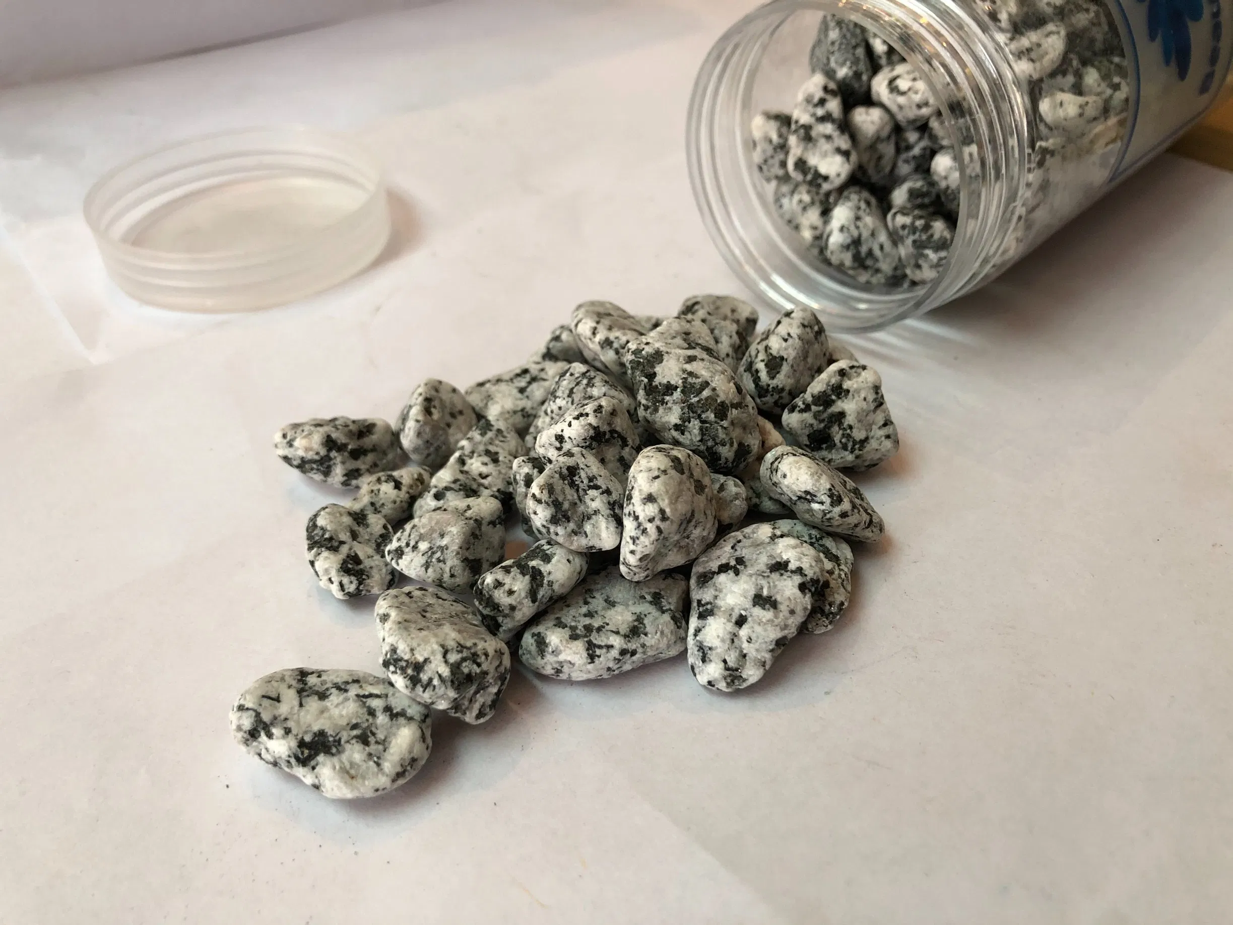 Hot Sale Small Cobblestone Landscape Stone Paver Gravel Natural Cobblestone Park Driveway Patio Garden Decoration