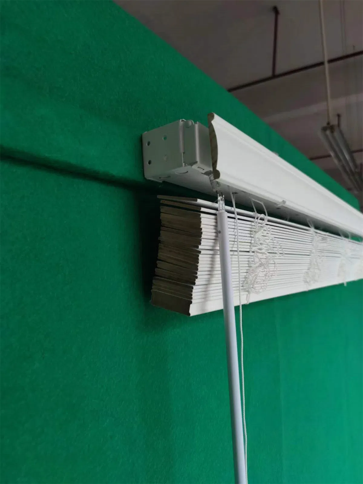 Good Price 50mm Slat High Profile Wand Cordless Wood Blinds