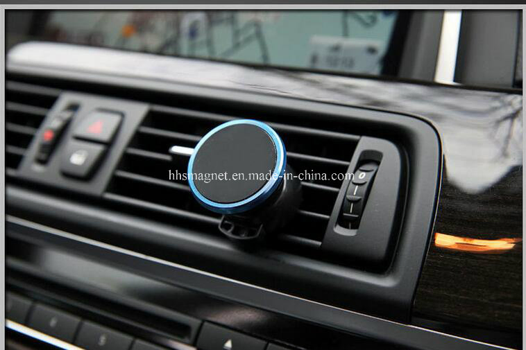 Универсальный магнитный держатель для телефона в авто