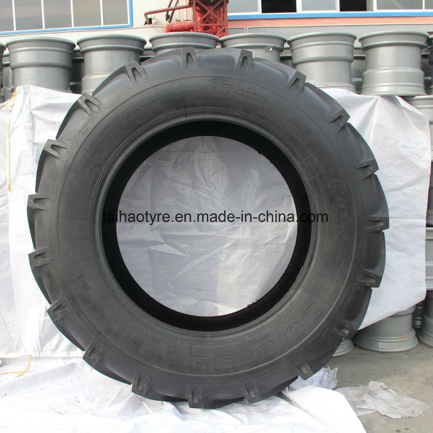 18.4R26 18.4R28 18.4R30 18.4R34 18.4R38 20.8R38 Tractor Tire