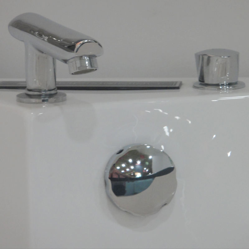 Угловая акриловая ванна с гидромассажем