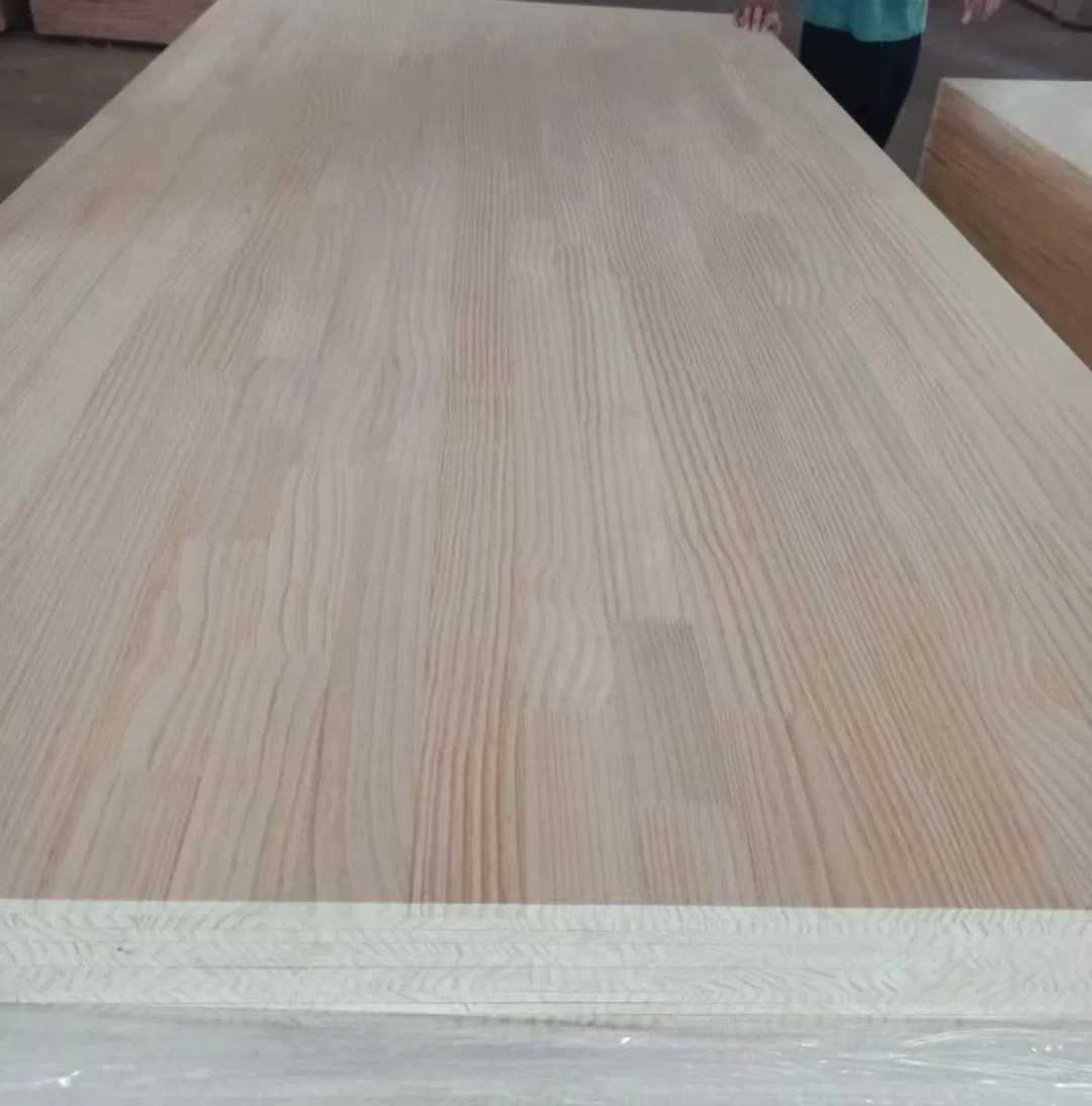 Solid Wood of High Quality Wholesale Radiation Pine Board Durable and Beautiful
