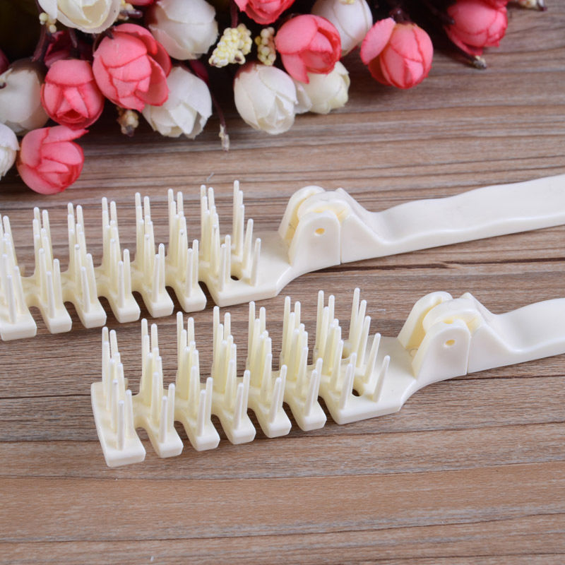 Colorful Hotel Bathroom Foldable Disposable Plastic Hair Comb in Sleeve