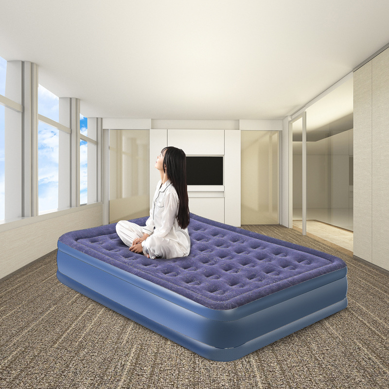 Матрас надувной складной самонадувающийся с насосом для дома и кемпинга