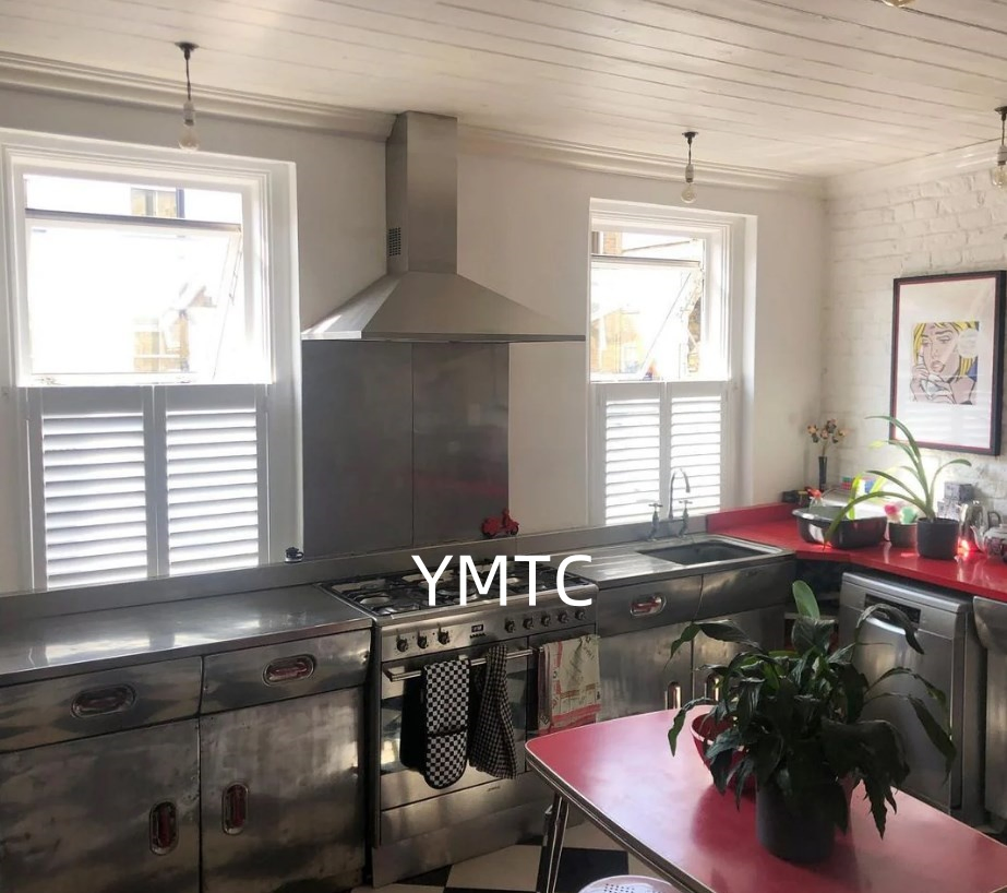 China Supplier Custom PVC Wood Cafe Style Window Shutter Plantation Shutter