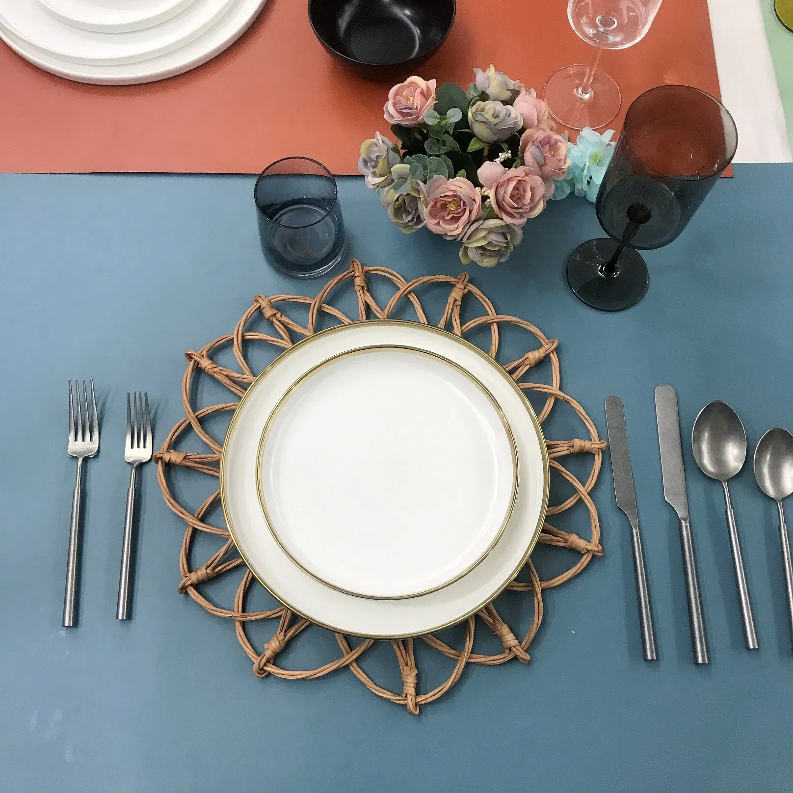 Paibee Elegant Rattan Plate Charger Plates Wholesales for Wedding and Event